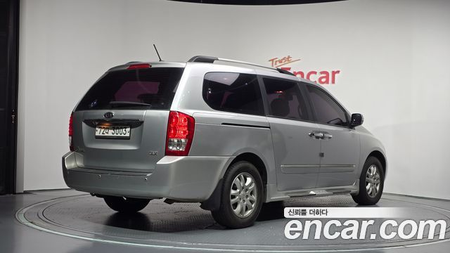 Kia Carnival R Grand Carnival GLX Premium 2012 — фото 2