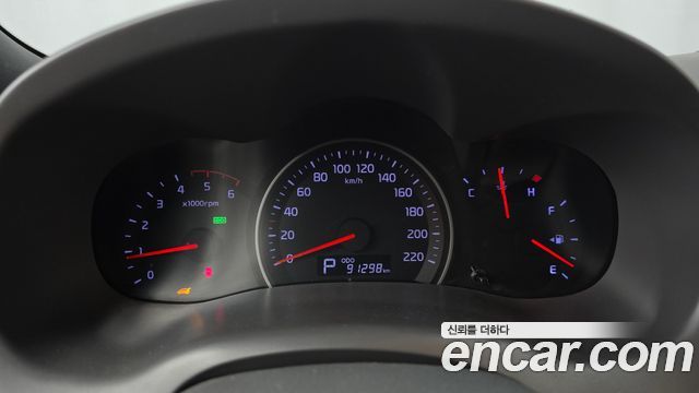 Kia Carnival R Grand Carnival GLX Premium 2012 — фото 8