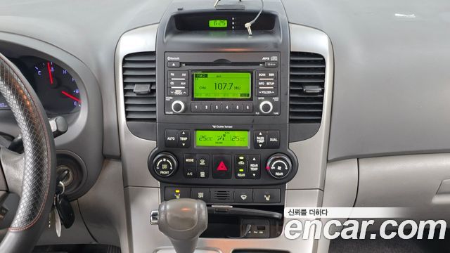 Kia Carnival R Grand Carnival GLX Premium 2012 — фото 14