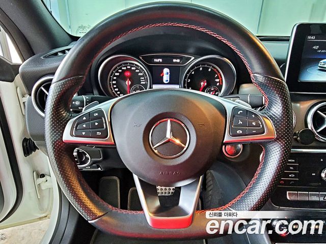 Mercedes-Benz CLA-Class (C117) CLA220 AMG Line 2018 — фото 8