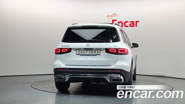 Mercedes-Benz GLB-Class (X247) GLB250 4MATIC 2021 — фото 4