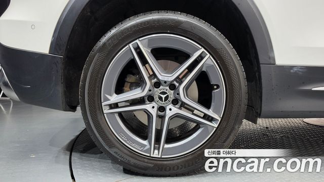 Mercedes-Benz GLB-Class (X247) GLB250 4MATIC 2021 — фото 5
