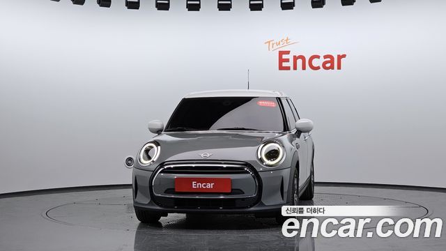 MINI Cooper 5Door Classic Third Generation 2022 — фото 3