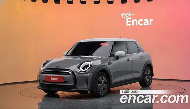 MINI Cooper 5Door Classic Third Generation