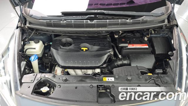 Kia Carens 2.0 LPI Prestige 2018 — фото 6
