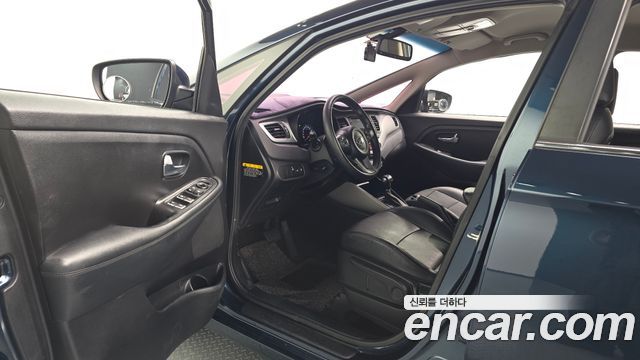 Kia Carens 2.0 LPI Prestige 2018 — фото 10
