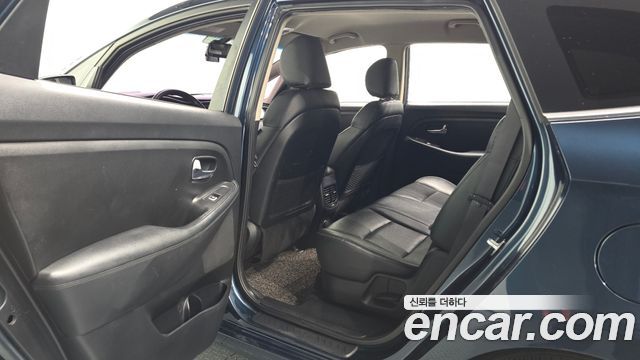 Kia Carens 2.0 LPI Prestige 2018 — фото 11