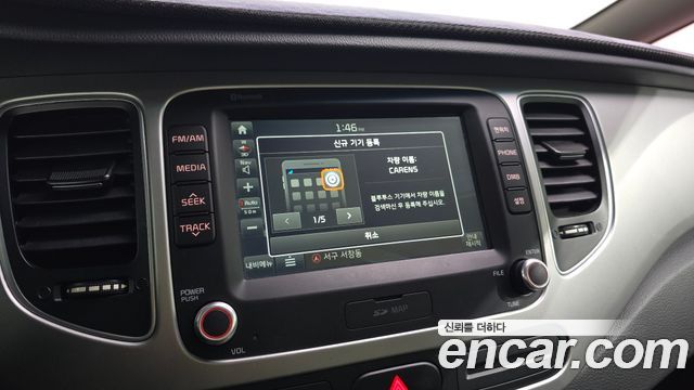 Kia Carens 2.0 LPI Prestige 2018 — фото 16