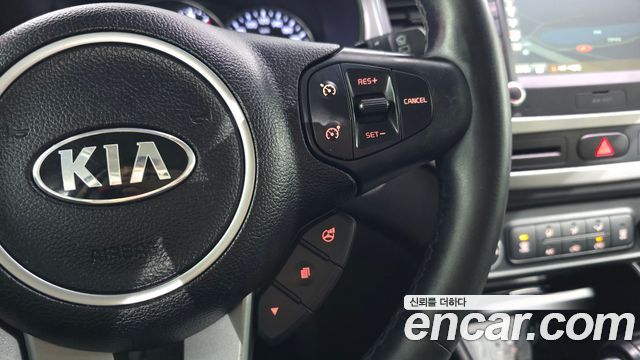 Kia Carens 2.0 LPI Prestige 2018 — фото 18