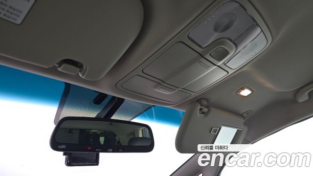 Kia Carens 2.0 LPI Prestige 2018 — фото 19