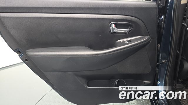 Kia Carens 2.0 LPI Prestige 2018 — фото 25