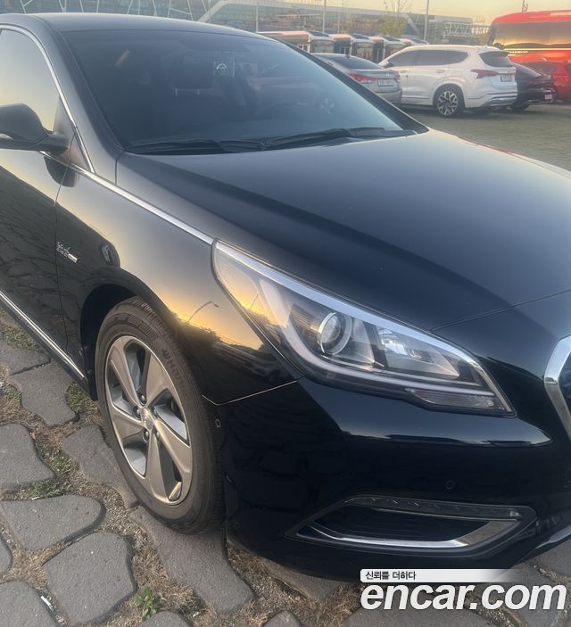 Hyundai Sonata Hybrid (LF) 2.0 HEV Modern 2016 — фото 9