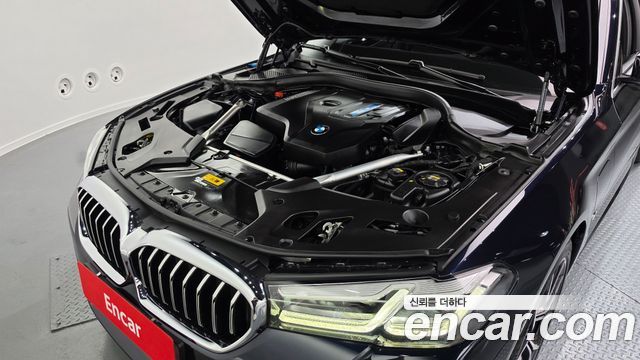 BMW 5 Series (G30) 530e M Sport 2021 — фото 6