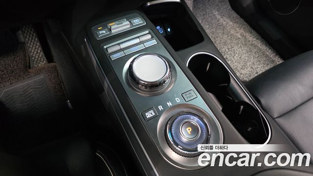 Genesis Electrified (GV70) e-AWD 2022 — фото 9