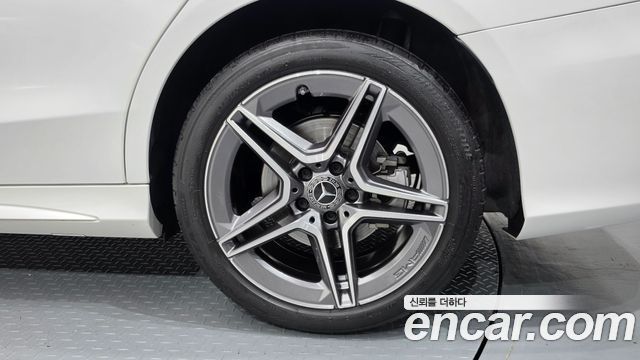 Mercedes-Benz C-Class (W205) C200 AMG Line 2021 — фото 21