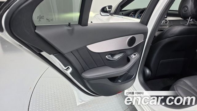 Mercedes-Benz C-Class (W205) C200 AMG Line 2021 — фото 25