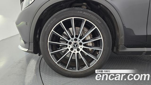 Mercedes-Benz GLC-Class (X253) GLC300 4MATIC AMG Line Coupe 2019 — фото 5
