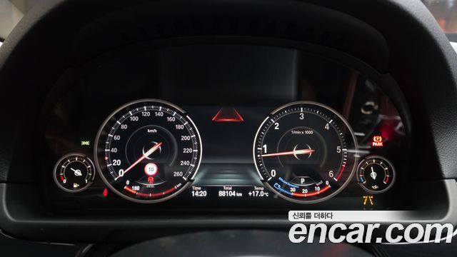 BMW 5 Series (F10) 520d xDrive M Aero Dynamic 2016 — фото 8