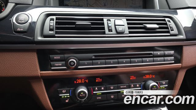 BMW 5 Series (F10) 520d xDrive M Aero Dynamic 2016 — фото 16