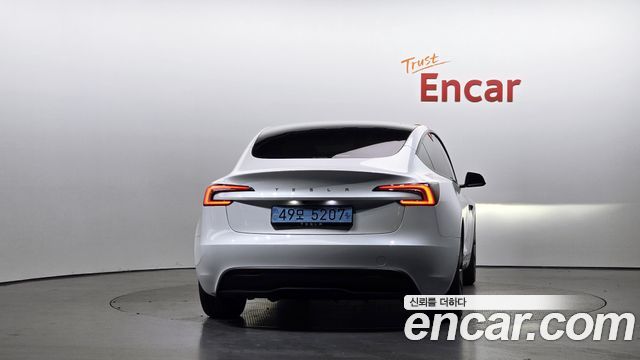 Tesla Model 3 RWD 2025 — фото 4