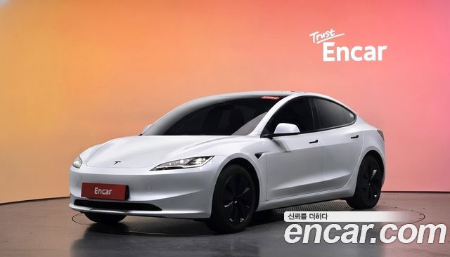 Tesla Model 3 RWD