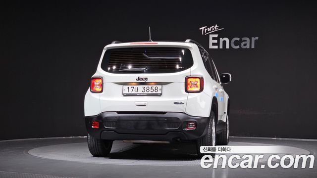 Jeep Renegade 2.4 Longitude 2018 — фото 4