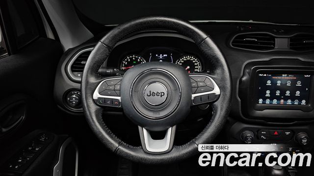 Jeep Renegade 2.4 Longitude 2018 — фото 13