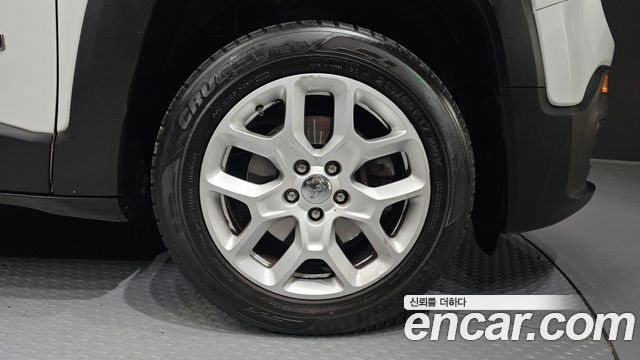 Jeep Renegade 2.4 Longitude 2018 — фото 21