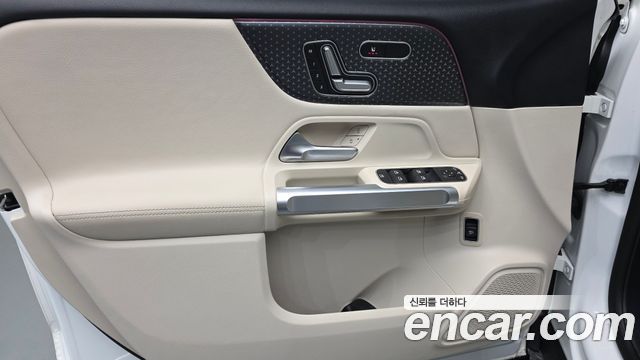 Mercedes-Benz GLB-Class (X247) GLB200 d 2024 — фото 24