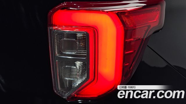 Ford Explorer (VI) 2.3 LimIted 4WD 2023 — фото 23