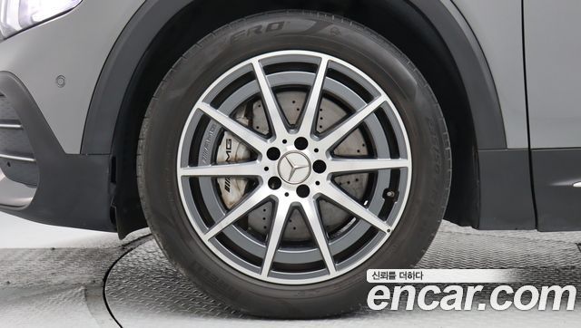 Mercedes-Benz GLB-Class (X247) AMG GLB35 4MATIC 2023 — фото 3