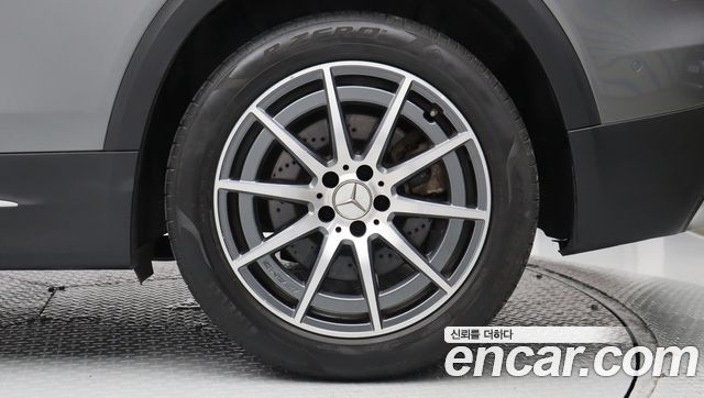 Mercedes-Benz GLB-Class (X247) AMG GLB35 4MATIC 2023 — фото 4