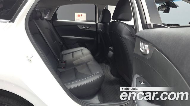 Kia K3 Trendy 2020 — фото 12