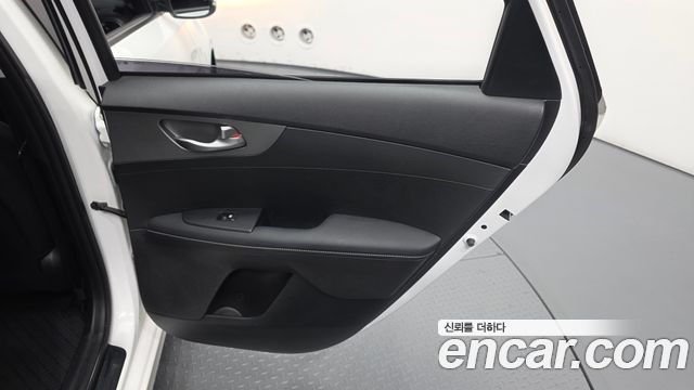Kia K3 Trendy 2020 — фото 25