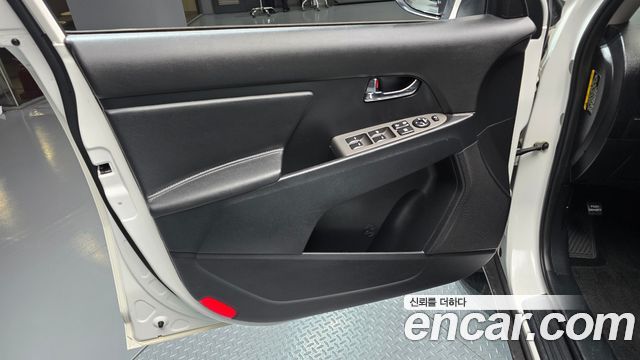 Kia Sportage R Diesel 2WD Trendy 2014 — фото 24