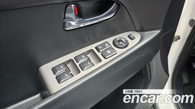 Kia Sportage R Diesel 2WD Trendy 2014 — фото 28