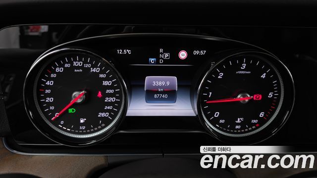 Mercedes-Benz E-Class (W213) E220d 4MATIC Exclusive 2018 — фото 8