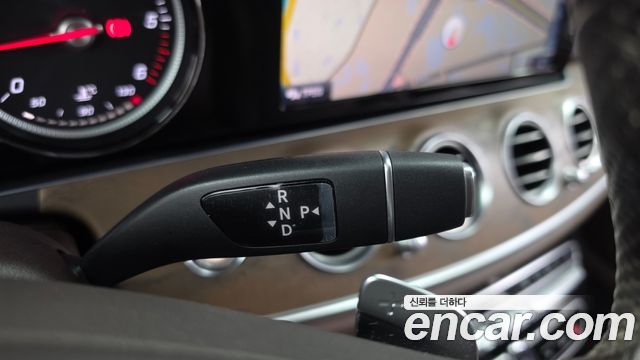 Mercedes-Benz E-Class (W213) E220d 4MATIC Exclusive 2018 — фото 9