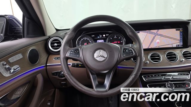 Mercedes-Benz E-Class (W213) E220d 4MATIC Exclusive 2018 — фото 13