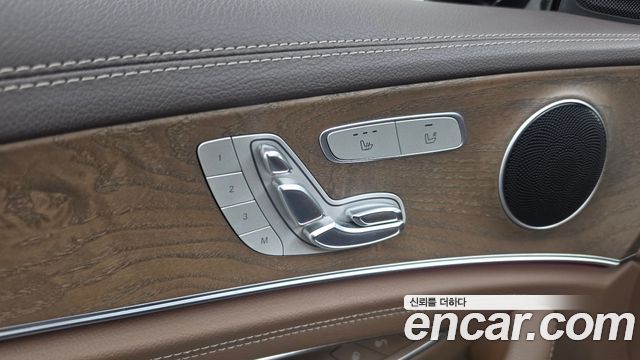 Mercedes-Benz E-Class (W213) E220d 4MATIC Exclusive 2018 — фото 30