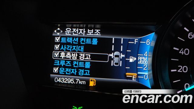 Ford Explorer 2.3 Limited 4WD 5th 2018 — фото 21