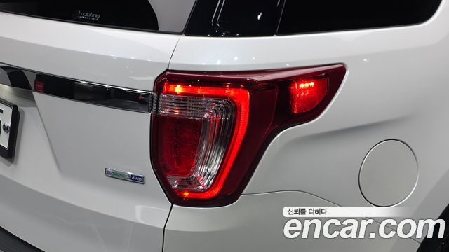 Ford Explorer 2.3 Limited 4WD 5th 2018 — фото 29