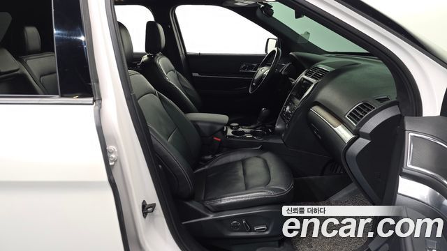 Ford Explorer 2.3 Limited 4WD 5th 2018 — фото 32