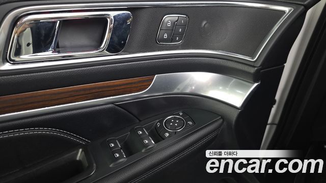 Ford Explorer 2.3 Limited 4WD 5th 2018 — фото 35