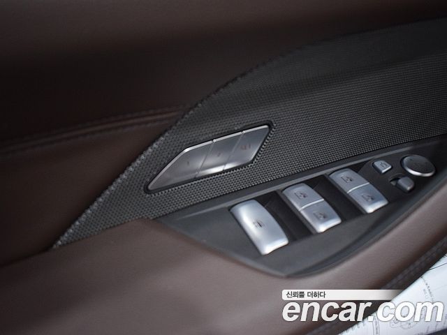 BMW 4 Series (G22) 420i M Sport Convertible 2025 — фото 15