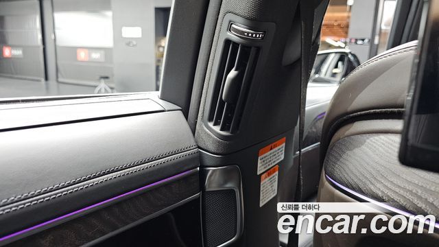 Audi A8 (D5) 55 TFSI Quattro Premium LWB 2023 — фото 38