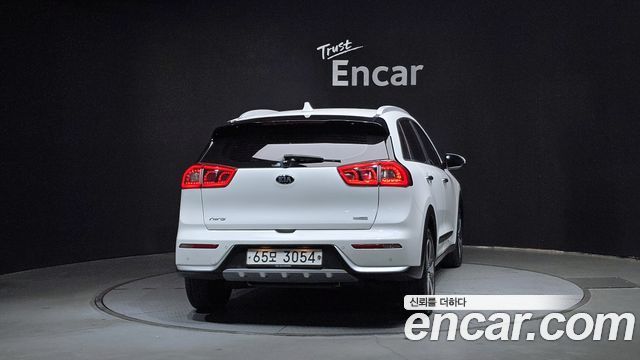 Kia Niro Prestige 2018 — фото 4