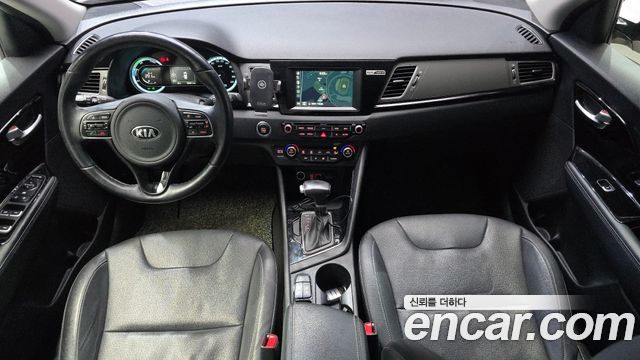 Kia Niro Prestige 2018 — фото 7