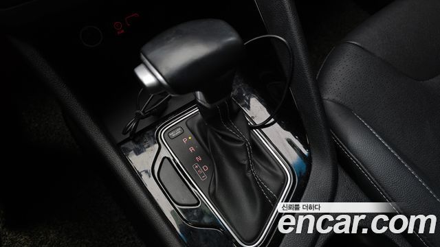 Kia Niro Prestige 2018 — фото 9