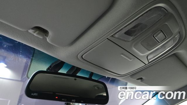 Kia Niro Prestige 2018 — фото 19